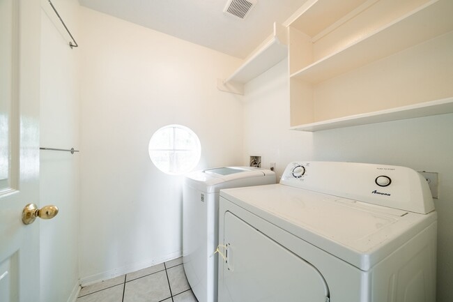 Building Photo - 3627 Heritage Colony Dr