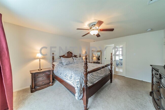 Building Photo - Meticulously Maintained 2-Story 3/2.5/2 in...
