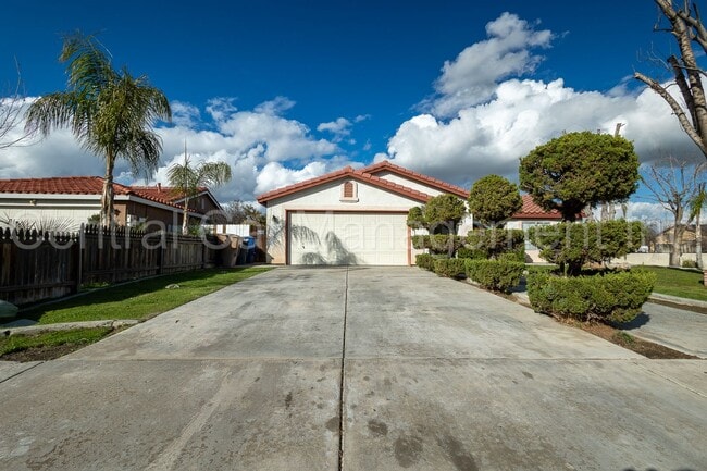 Primary Photo - 3 Bedroom, 2 Bath Home - $2095 per month!