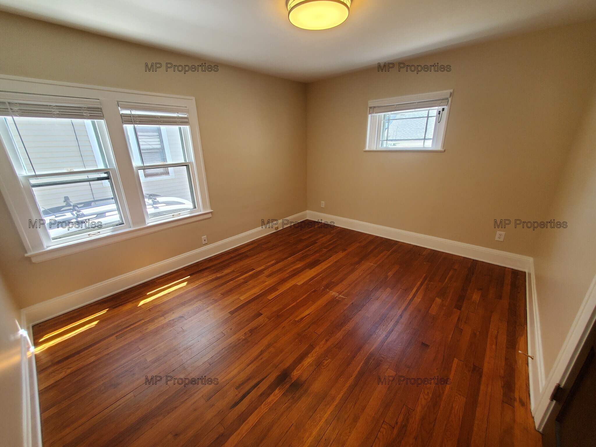 Building Photo - 1302 Hathaway Ave