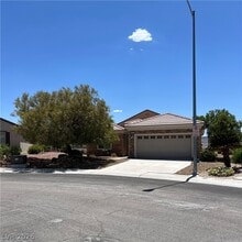 Building Photo - 2381 Ecliptic St