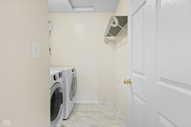 Building Photo - 7913 Meadow Bend Ln