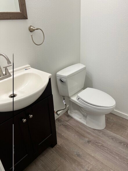 Building Photo - 2526 Broadway