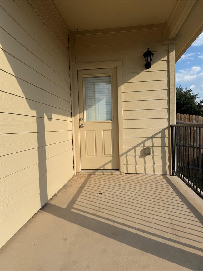 Building Photo - 6624 San Isidro Dr