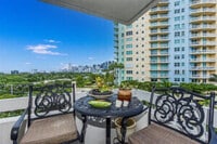 Building Photo - 2501 Brickell Ave
