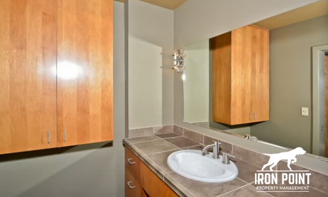 Building Photo - 2399RIVERWALK