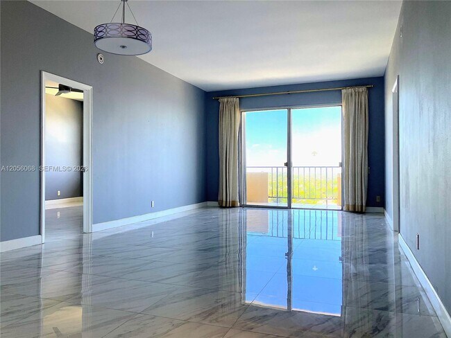 Building Photo - 2000 S Ocean Blvd