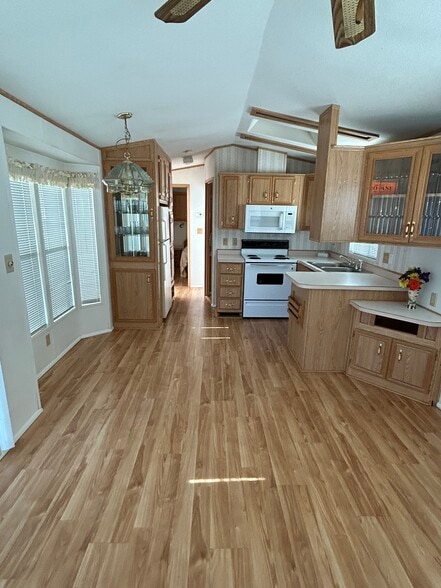 Building Photo - 216 E Ocotillo Dr