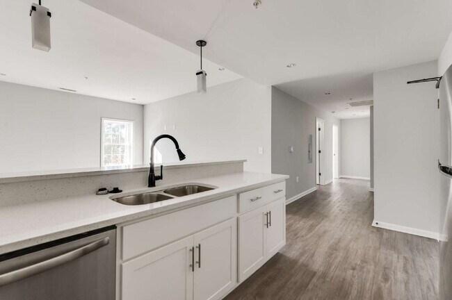 Building Photo - 1420 Ewing Pk Lp