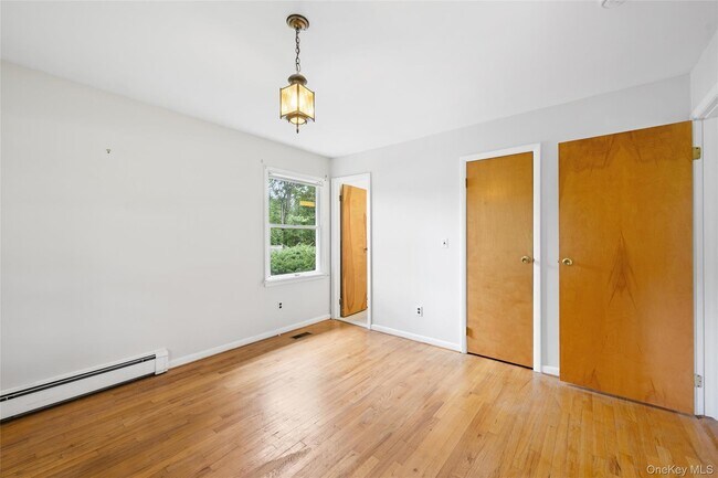 Building Photo - 23 Argonne Rd W
