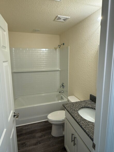 Building Photo - 7038 Lotus Cir