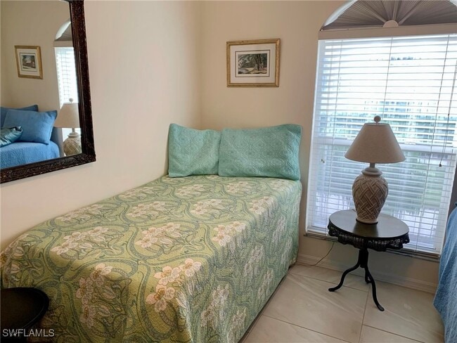 Building Photo - 7050 Lone Oak Blvd