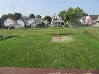 Building Photo - 71 Bay St