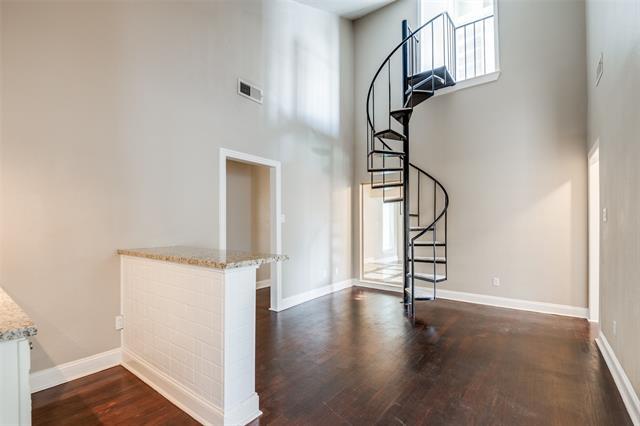 Building Photo - 3104 Cambridge Dr