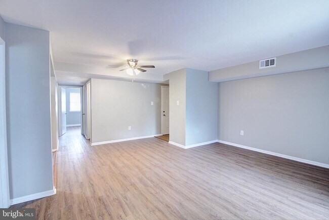 Primary Photo - 1599 N East St