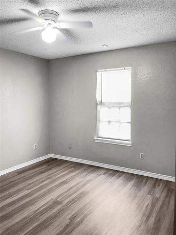Building Photo - 1114 Valley View Dr