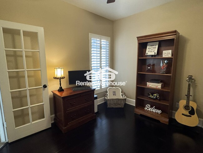 Building Photo - 3848 E Amberwood Dr