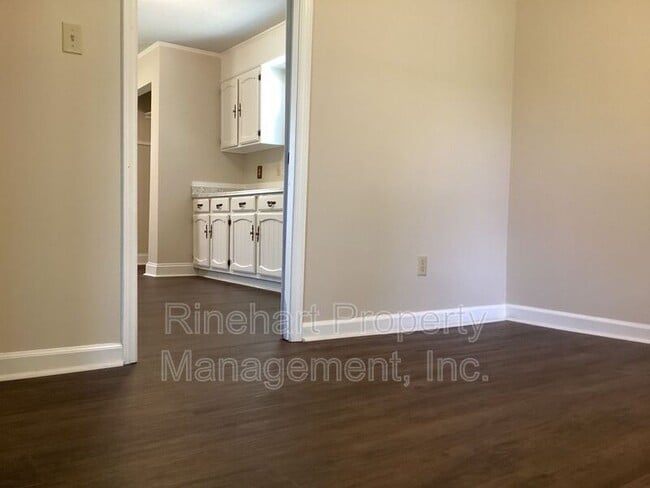 Building Photo - 760 Goudlock Rd