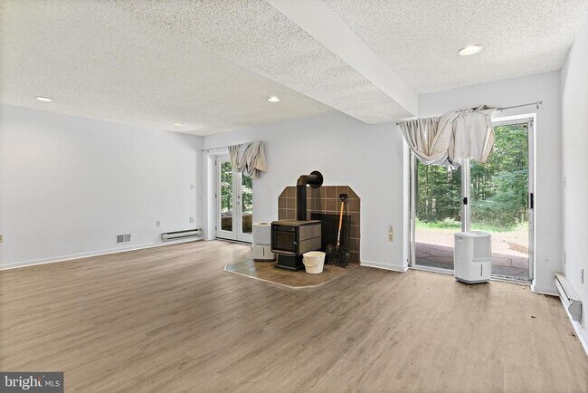 Building Photo - 12624 Golden Oak Dr