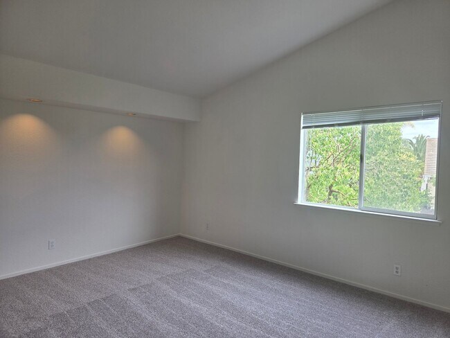 Building Photo - 745 Monte Carlo Dr