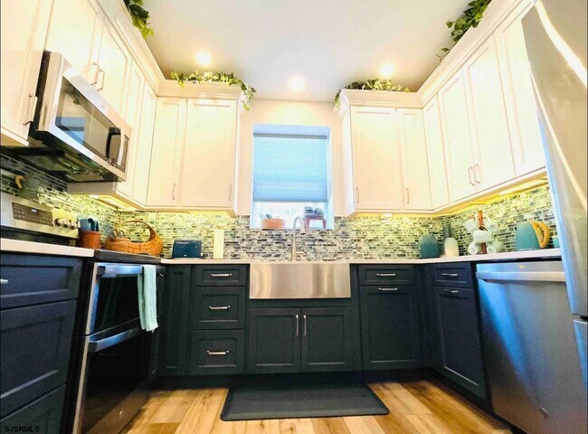 Building Photo - 1 S Bartram Ave