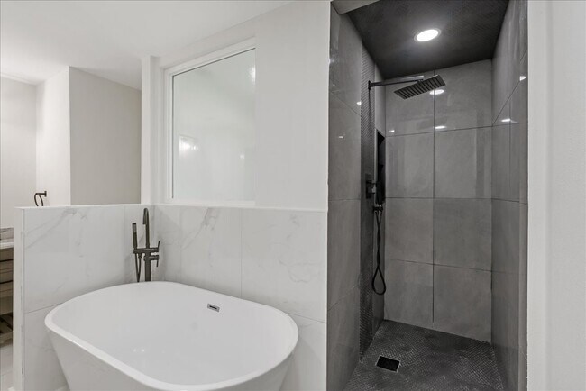 Building Photo - 3234 Cherry Springs Dr