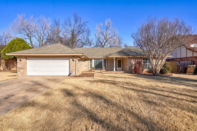 Building Photo - 4 bed 3 bath home!