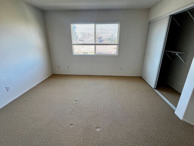 Building Photo - Spacious 4-Bedroom Murrieta Home with Loft & 3-Car Garage