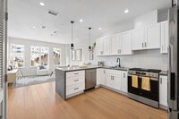 Building Photo - 693 Sutter St