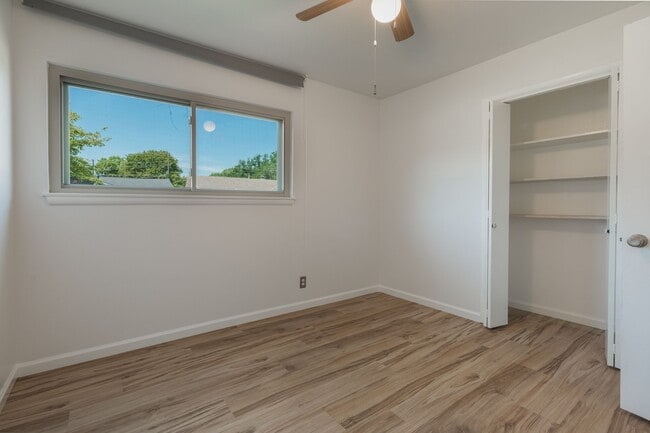 Building Photo - 509 Wilshire Dr
