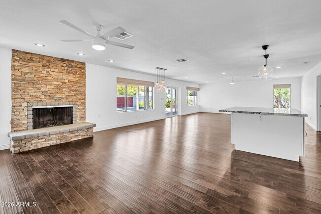 Building Photo - 5219 E Winchcomb Dr
