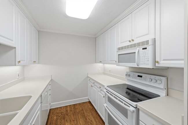 Building Photo - 3211 W Swann Ave