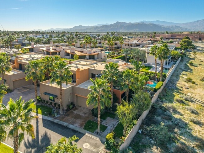 Building Photo - 901 Alejo Vista