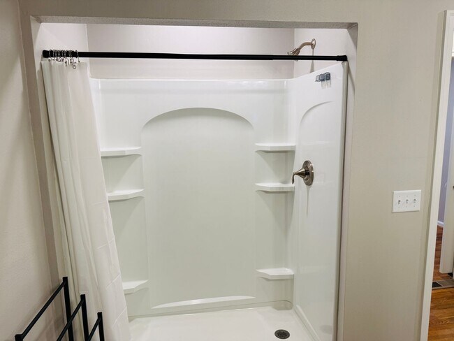 Building Photo - BRAND NEW REMODEL