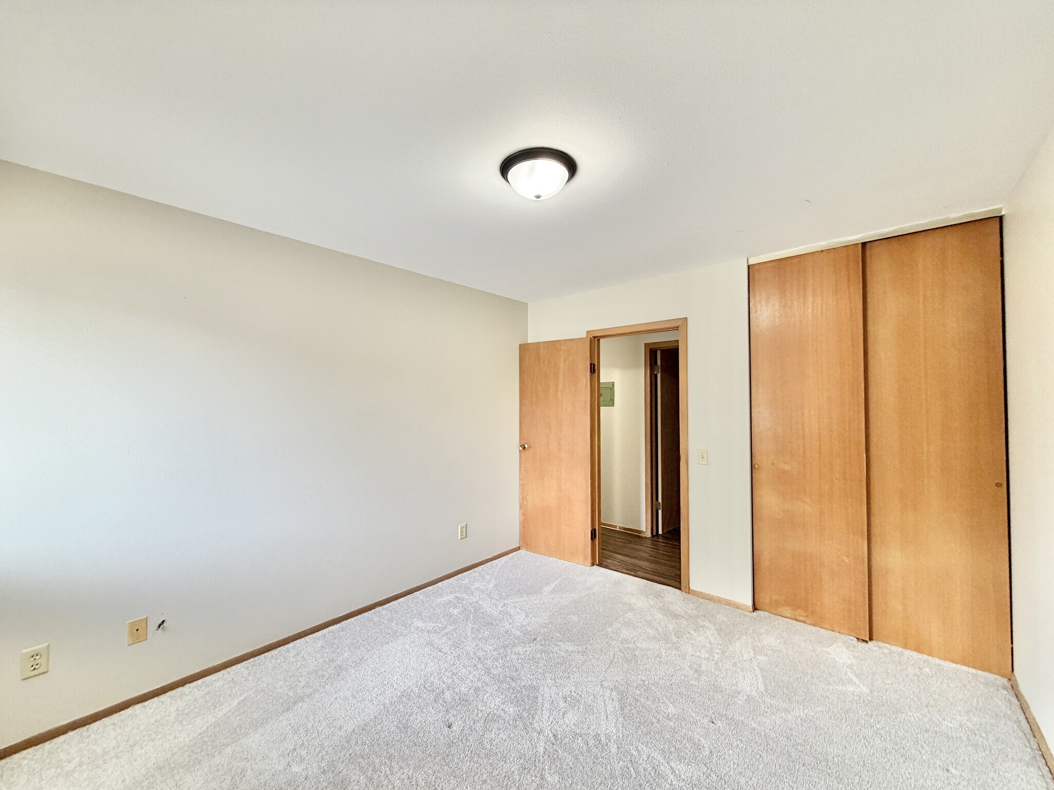 Building Photo - 821 George St