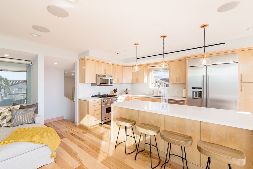 Building Photo - 814 Monterey Blvd