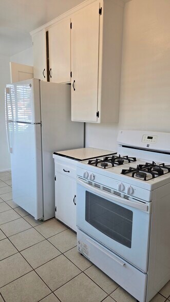 Building Photo - 3552 Locke Ave