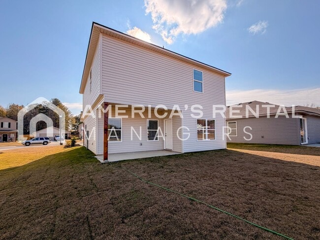 Building Photo - Spacious Two Story Home with Loft!