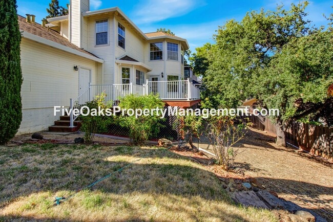 Building Photo - 2025 Moonstone Cir