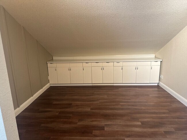 Building Photo - 961 Celestine Cir