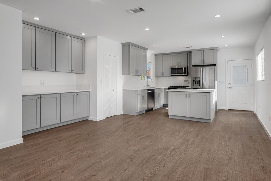 Building Photo - 1238 S Burnside Ave