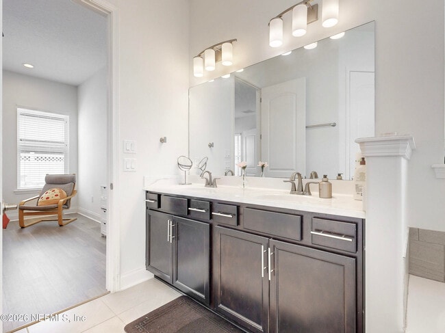 Building Photo - 121 Newfield Wy.