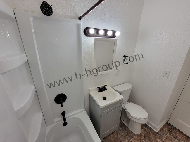 Building Photo - 5714 7th Ave