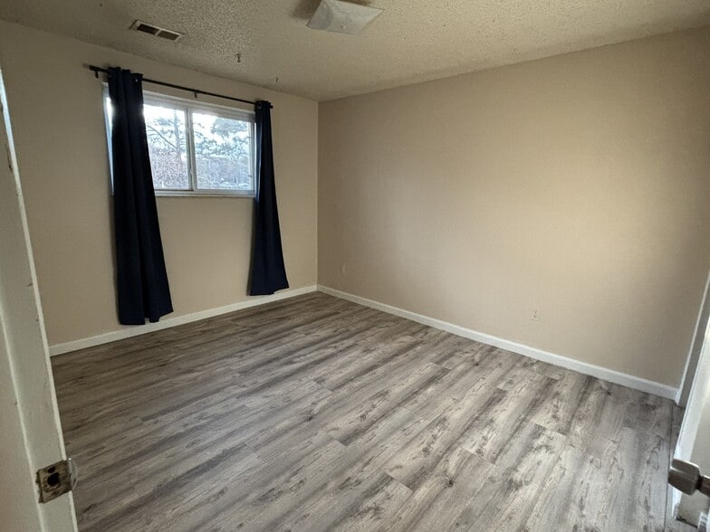 Building Photo - 16259 W 10th Ave