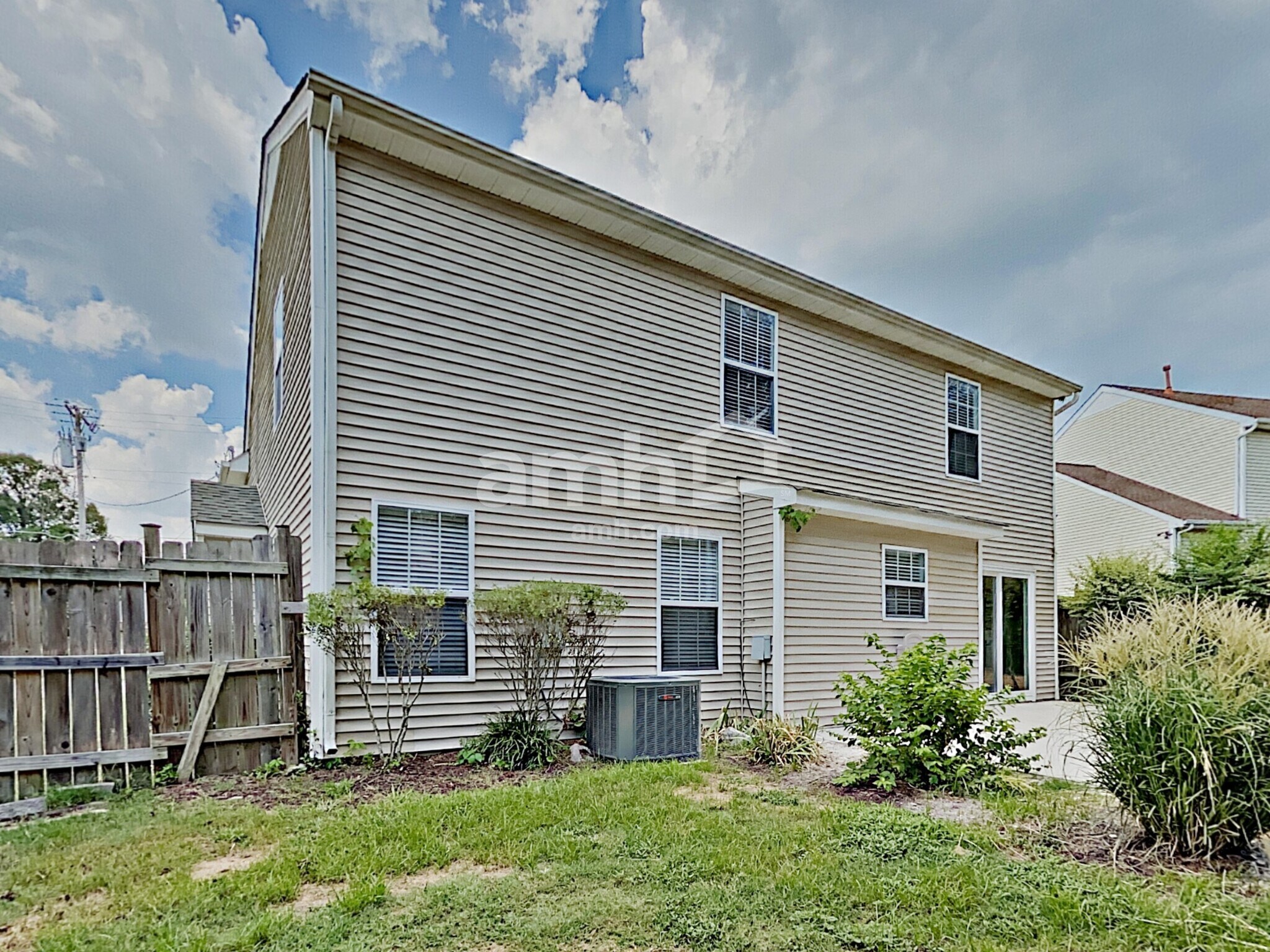 Building Photo - 2117 Ponty Pool Dr