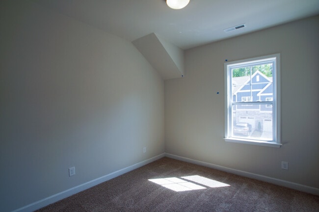 Building Photo - 313 Conrad Ln