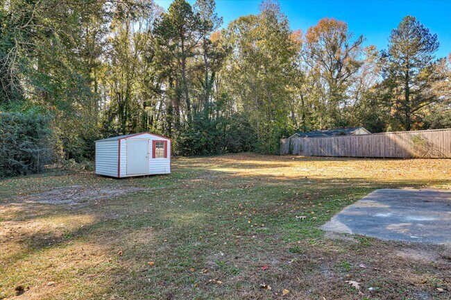 Building Photo - 238 Cavalier Dr