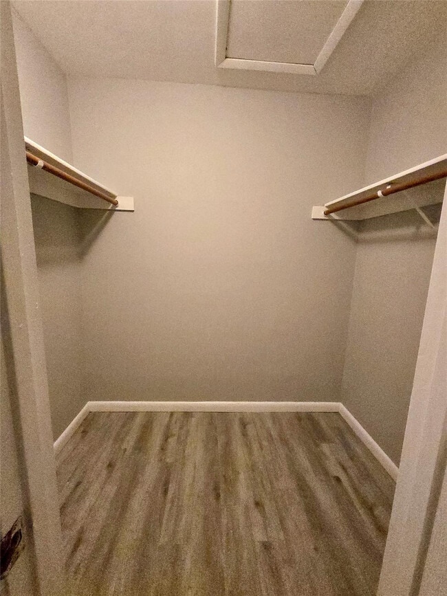 Building Photo - 1074 SW Jennifer Terrace