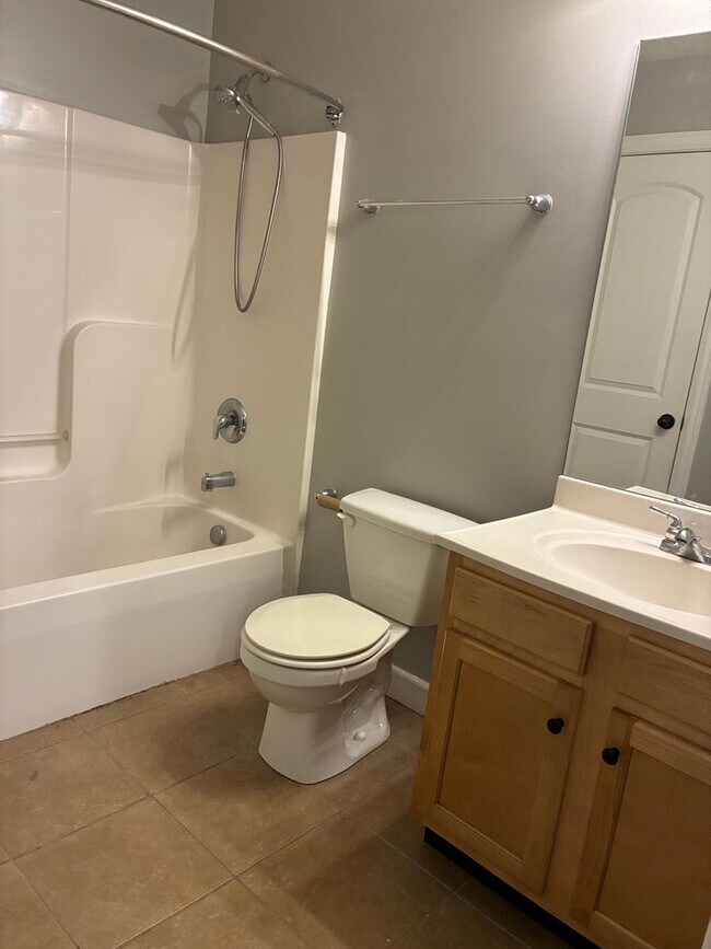 Building Photo - 103 Ashmore Ct
