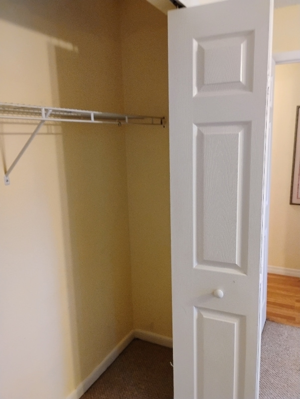 Building Photo - 45 Brewster Ln